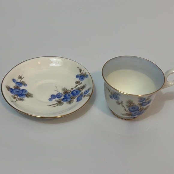 Royal Crown Demitasse Bone China Cup and Saucer Blue and Gray Floral - Picture 4 of 7